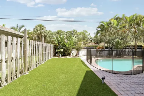 1119 Rainwood Circle W Palm Beach Gardens FL 33410