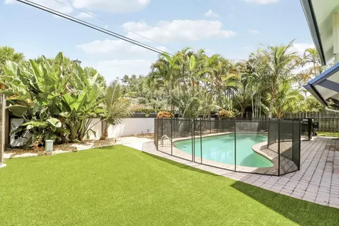 1119 Rainwood Circle Palm Beach Gardens FL 33410