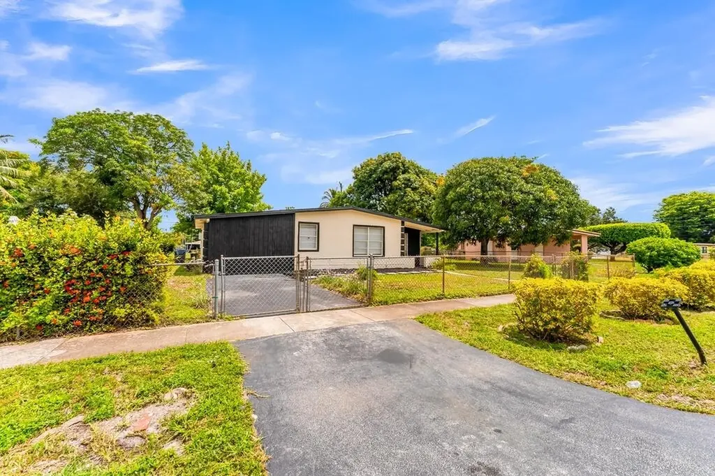 3411 NW 5th Court Lauderhill FL 33311