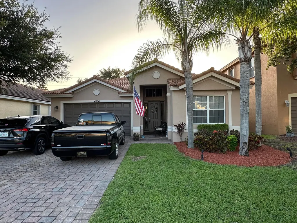 4886 SE Askew Avenue Stuart FL 34997