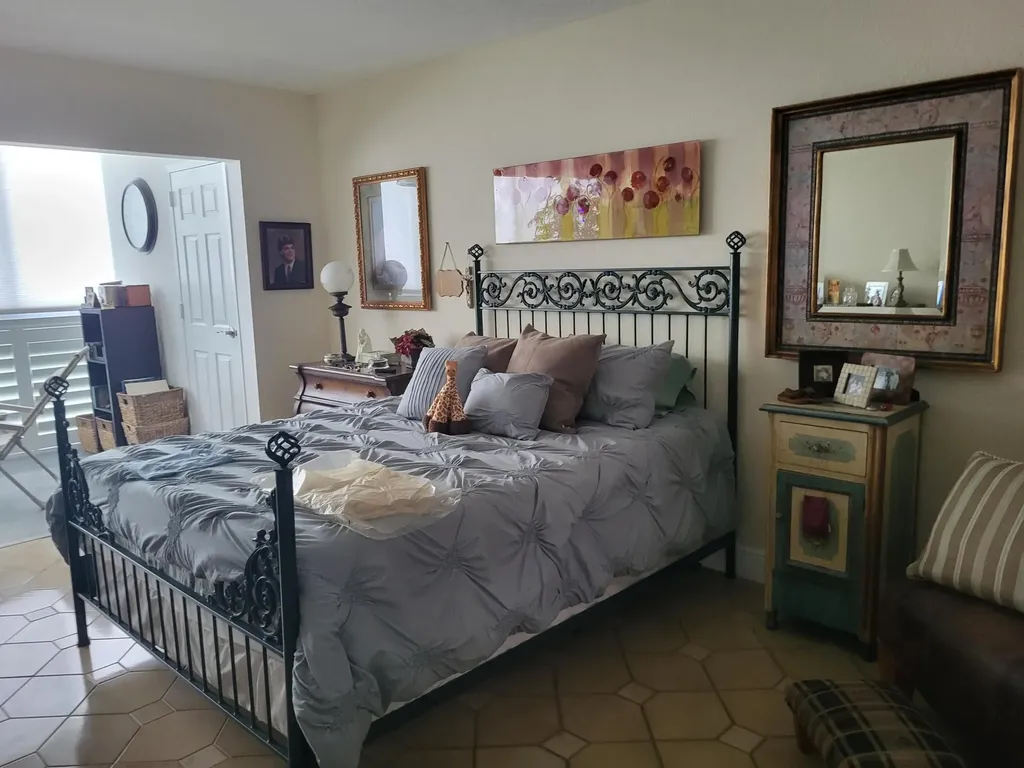 3590 Via Poinciana Lake Worth FL 33467