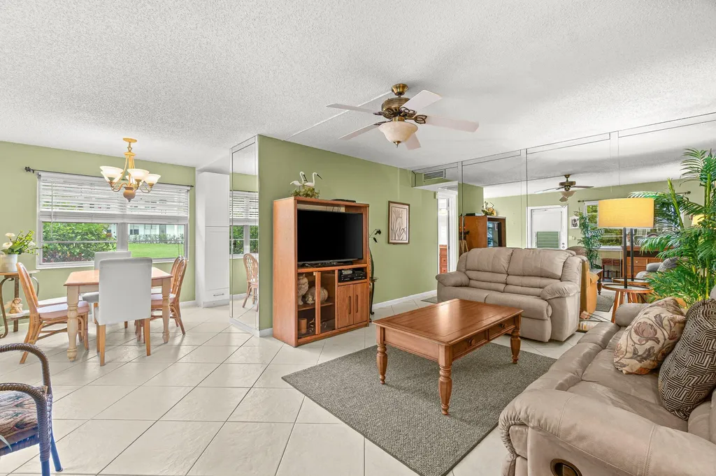 265 Newport R Drive Deerfield Beach FL 33442