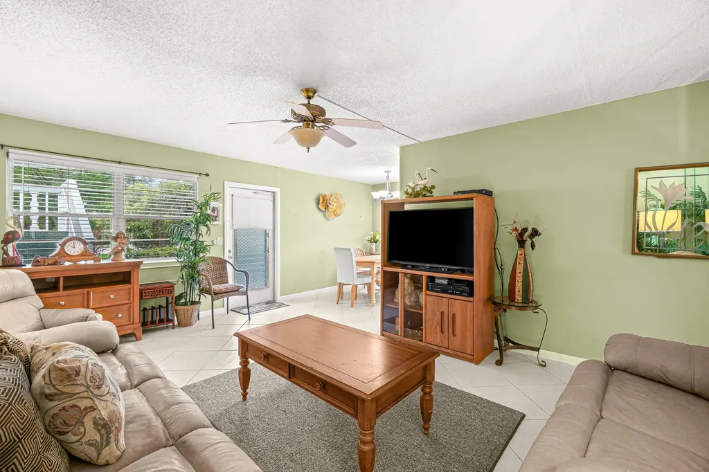 265 Newport R Drive Deerfield Beach FL 33442