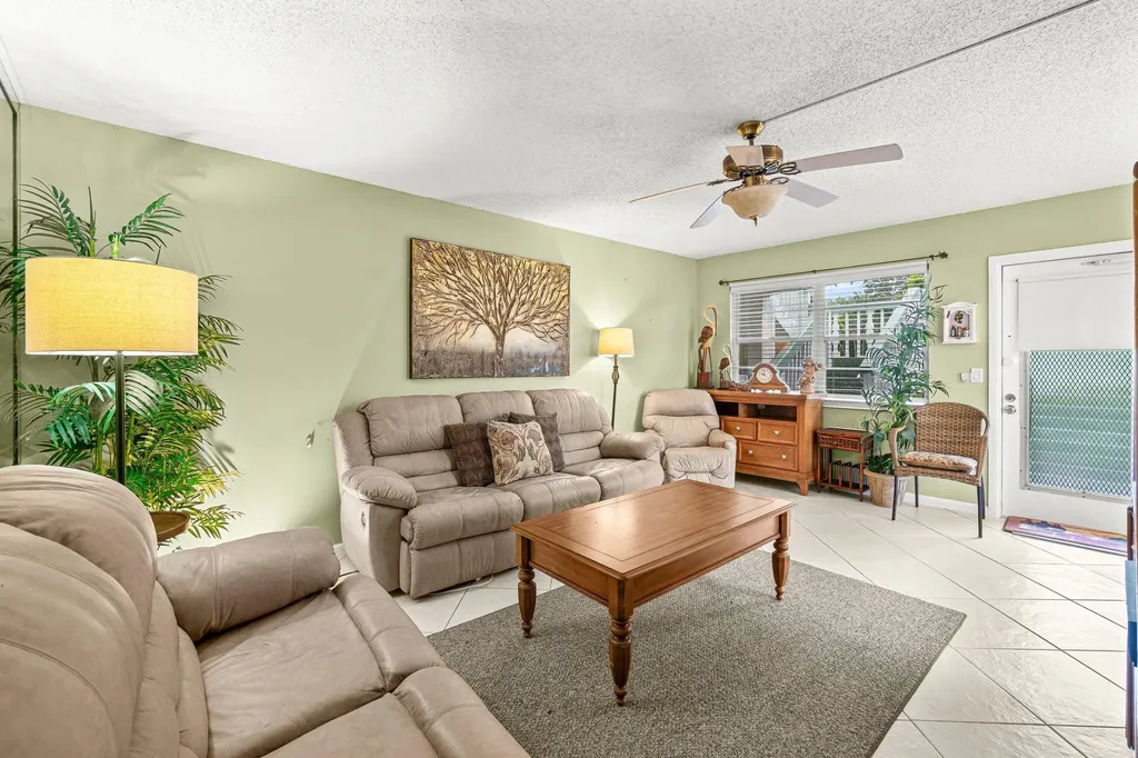 265 Newport R Drive Deerfield Beach FL 33442
