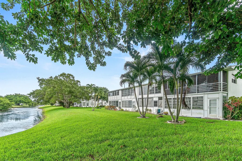 265 Newport R Drive Deerfield Beach FL 33442