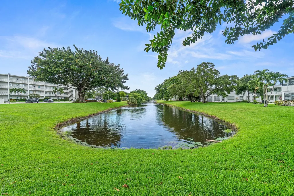 265 Newport R Drive Deerfield Beach FL 33442