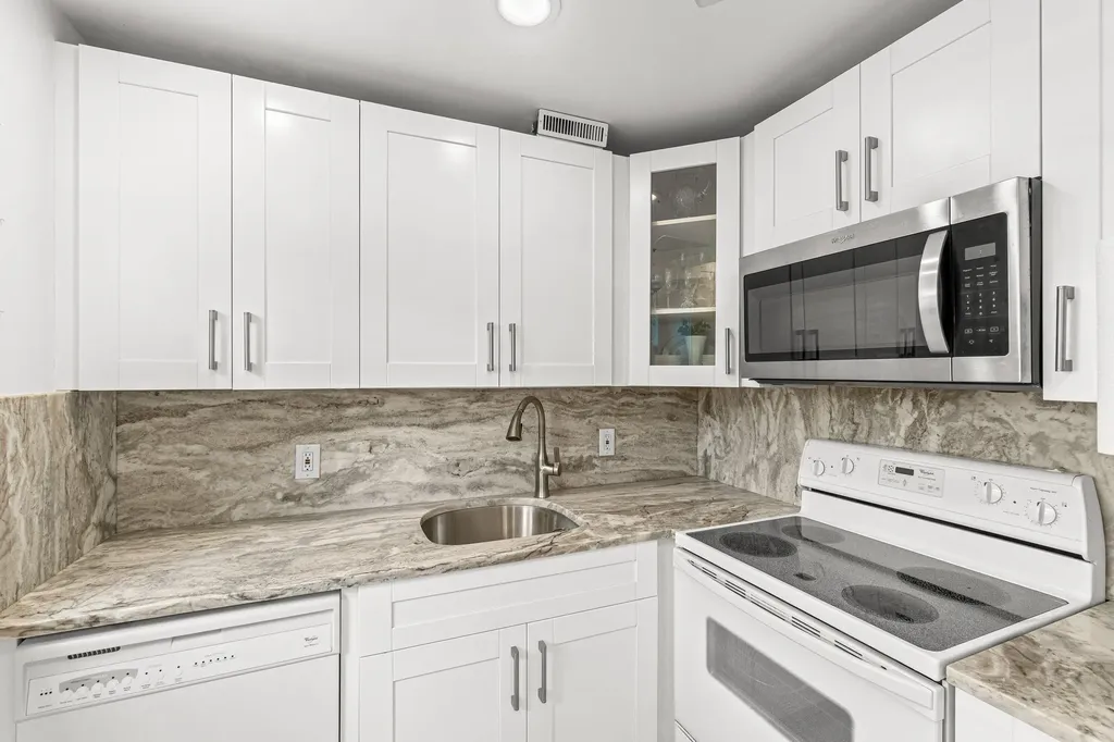 265 Newport R Drive Deerfield Beach FL 33442