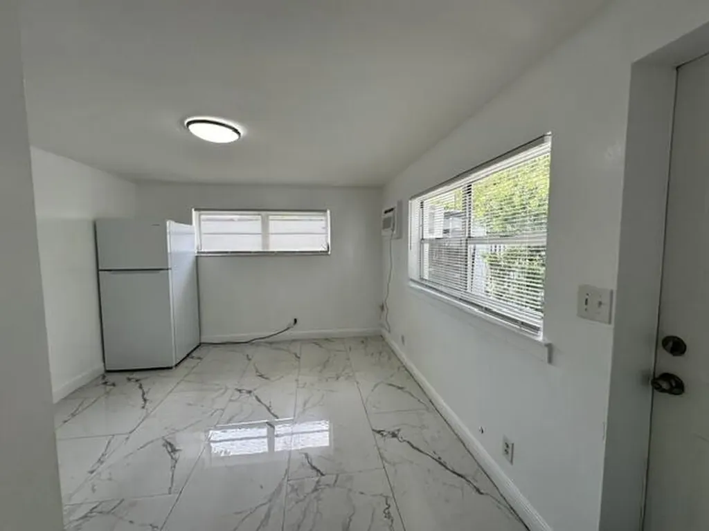 844 NE 17th Way Fort Lauderdale FL 33304