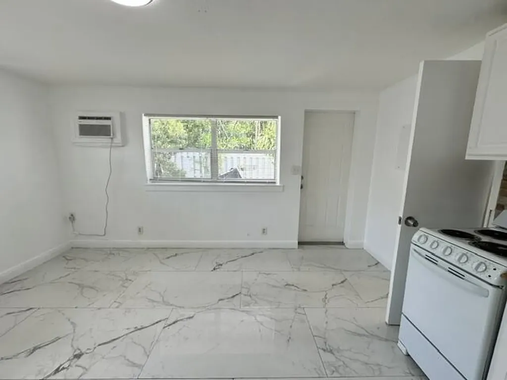 844 NE 17th Way Fort Lauderdale FL 33304