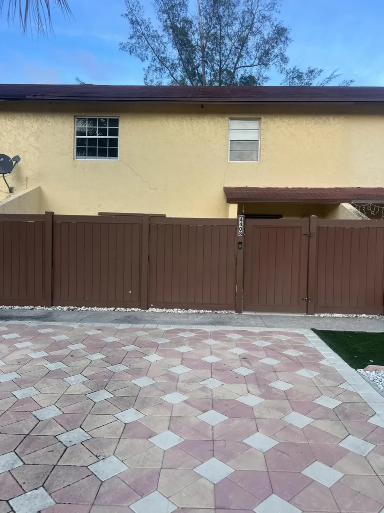 4408 NW 3rd Terrace Deerfield Beach FL 33064