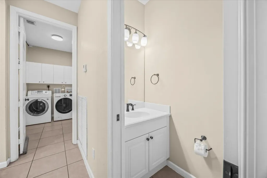2166 SW Newport Isle Boulevard Port St Lucie FL 34953