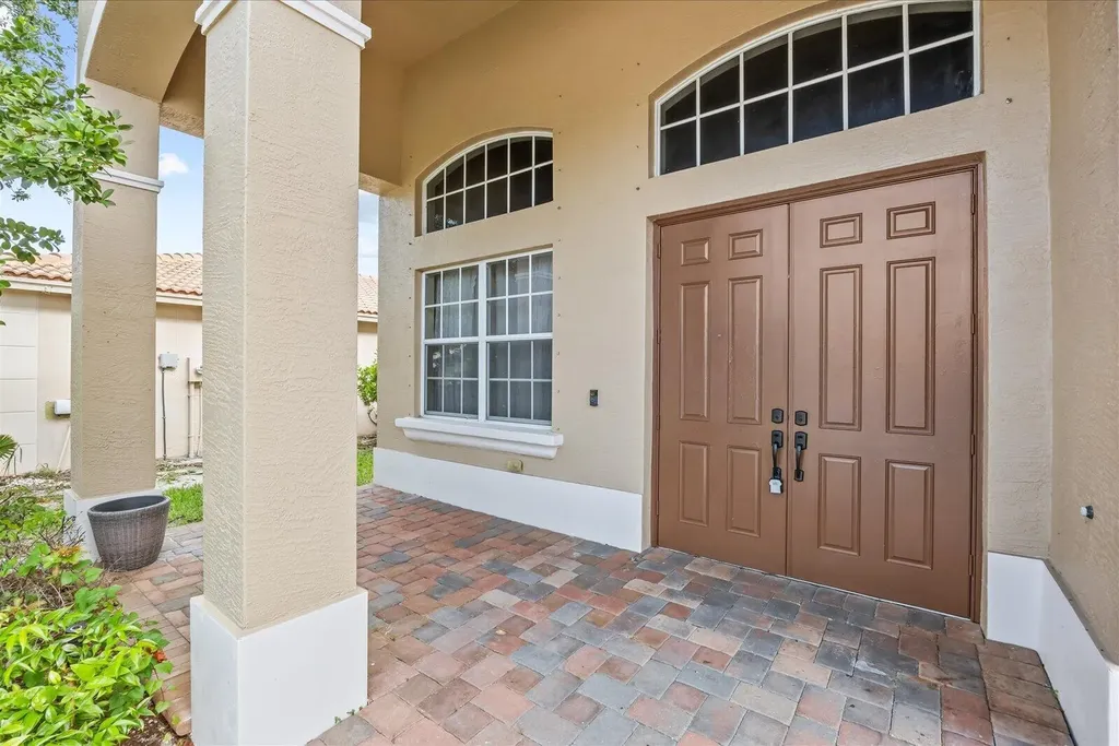 2166 SW Newport Isle Boulevard Port St Lucie FL 34953