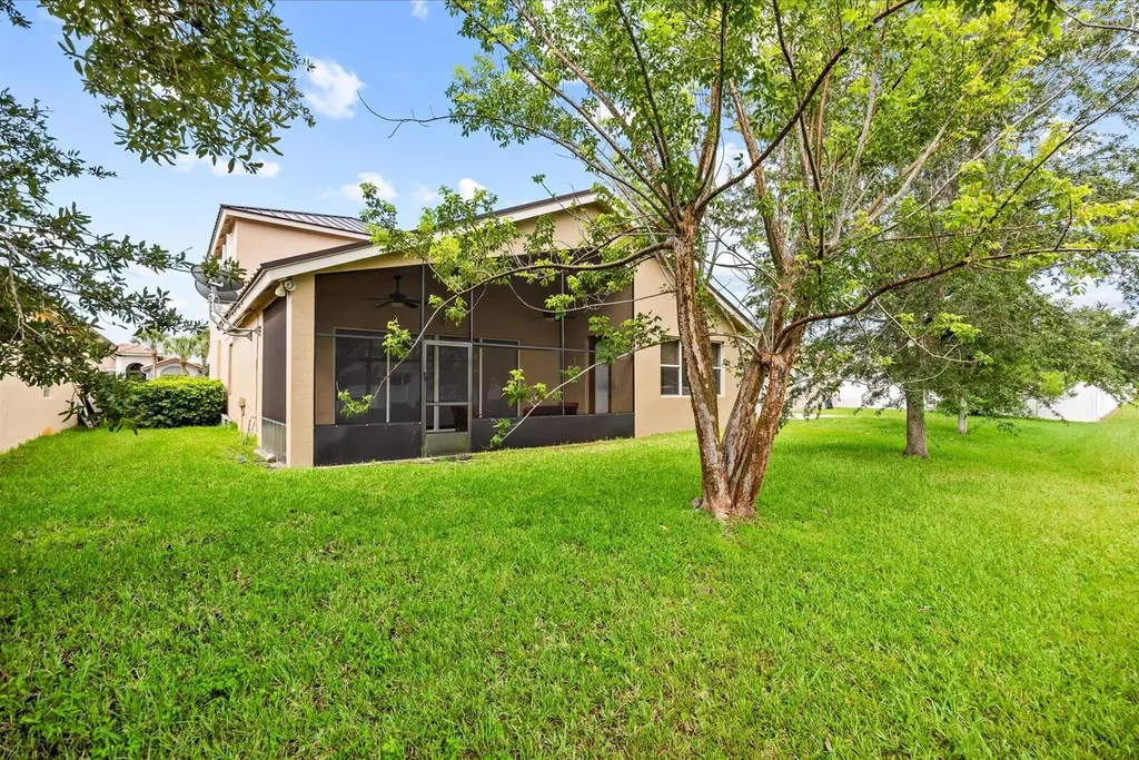 2166 SW Newport Isle Boulevard Port St Lucie FL 34953