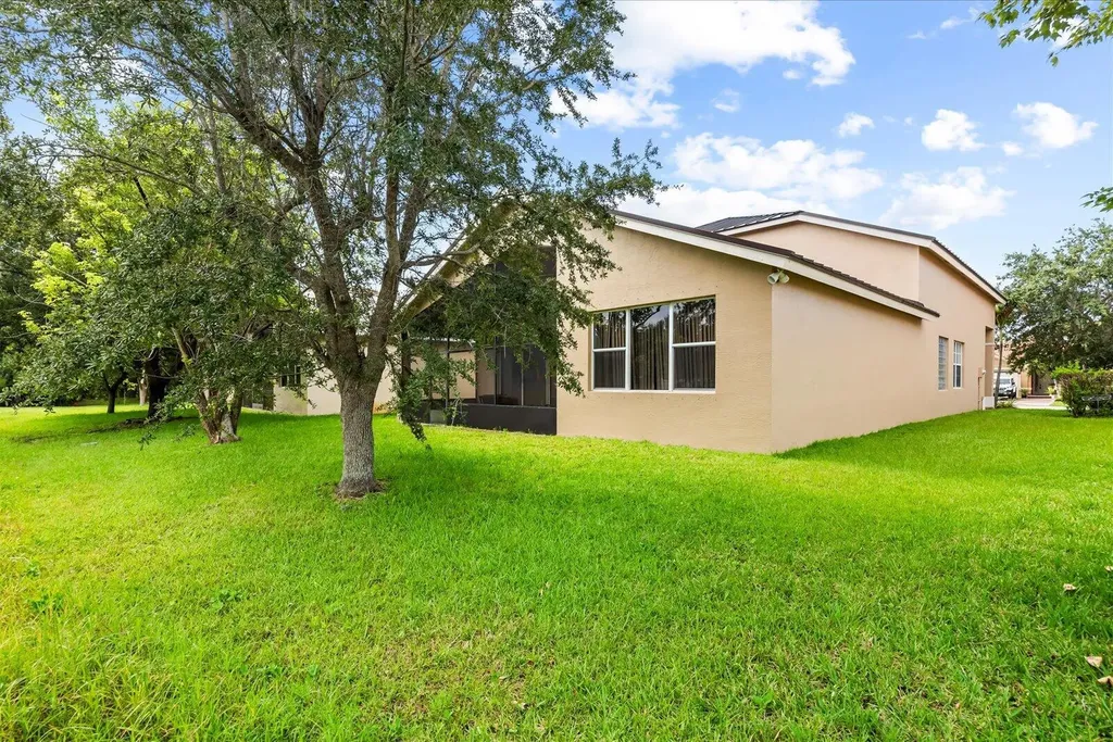 2166 SW Newport Isle Boulevard Port St Lucie FL 34953