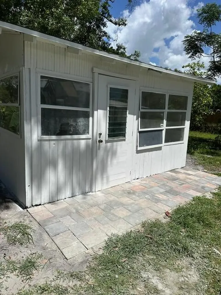 7683 NW 92nd Court Okeechobee FL 34972