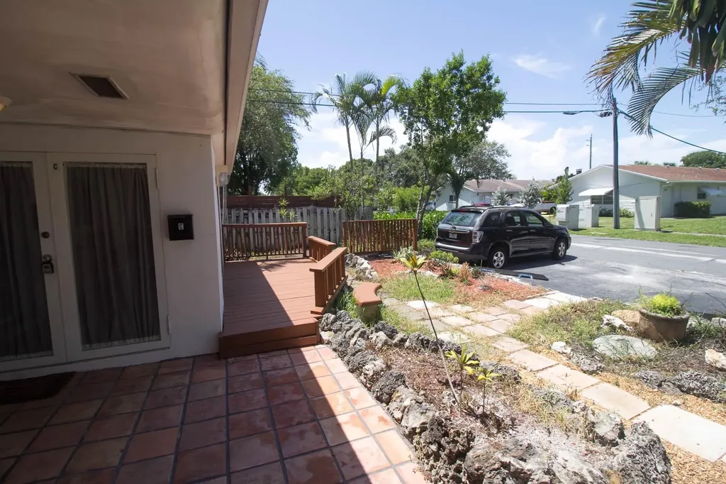 909 NE 12th Avenue Pompano Beach FL 33060