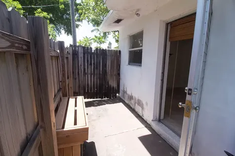 909 NE 12th Avenue Pompano Beach FL 33060