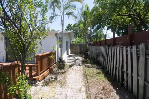 909 NE 12th Avenue Pompano Beach FL 33060