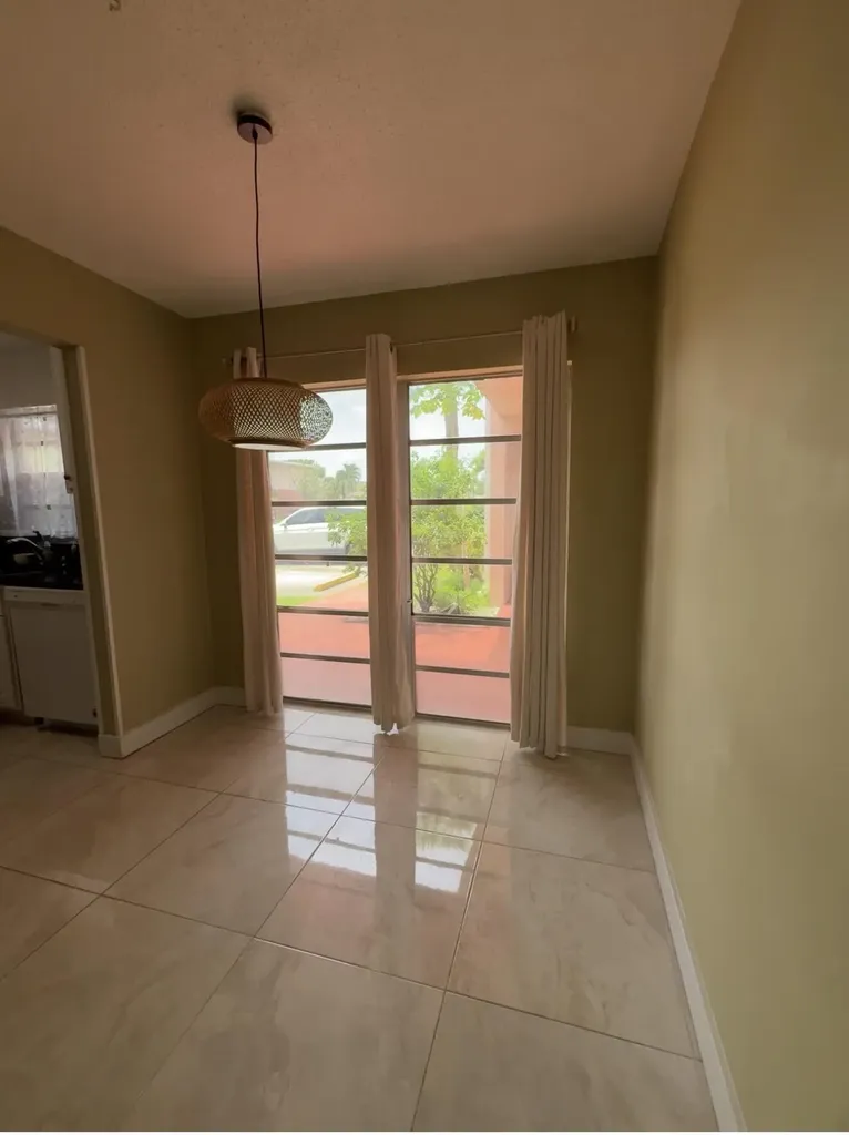 22 Golfs Edge West Palm Beach FL 33417