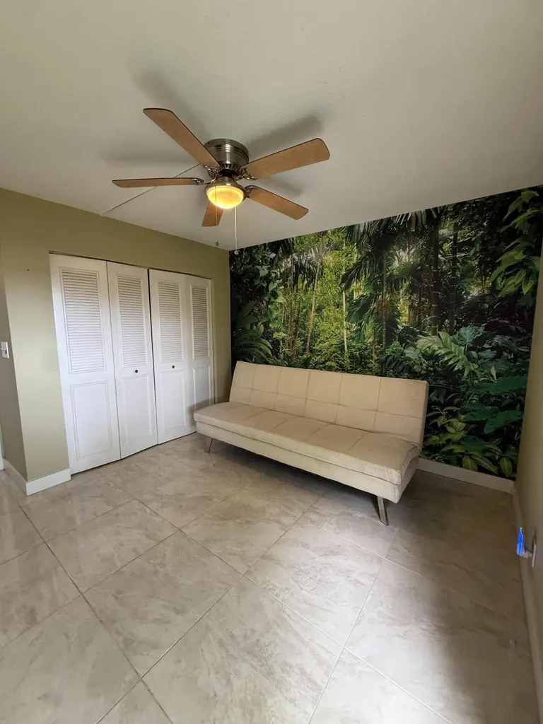 22 Golfs Edge West Palm Beach FL 33417