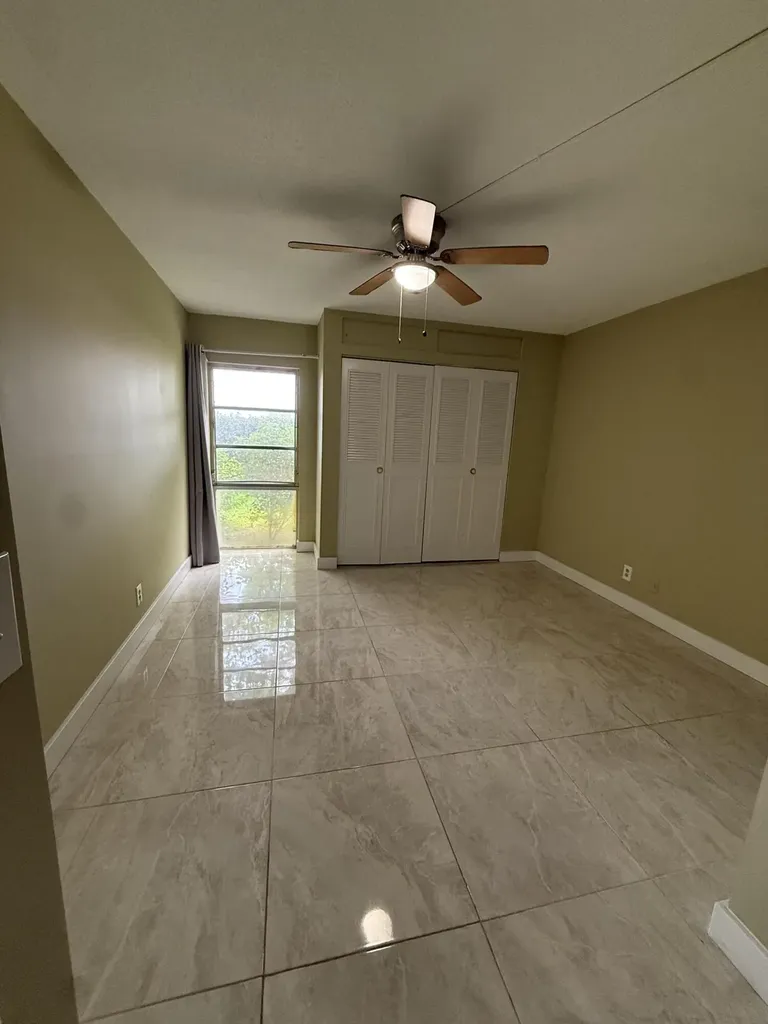 22 Golfs Edge West Palm Beach FL 33417