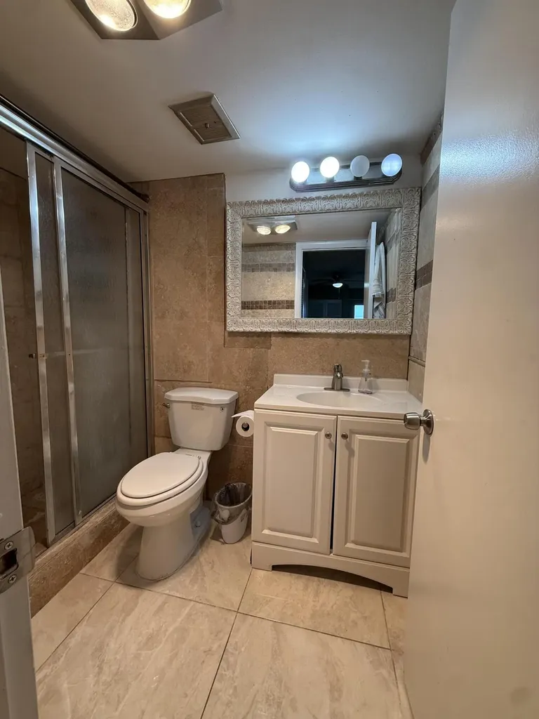 22 Golfs Edge West Palm Beach FL 33417