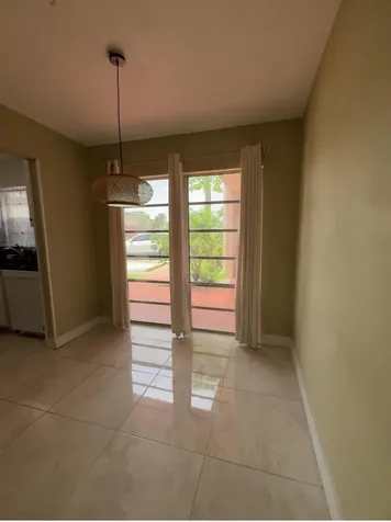 22 Golfs Edge West Palm Beach FL 33417