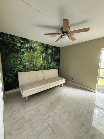 22 Golfs Edge West Palm Beach FL 33417