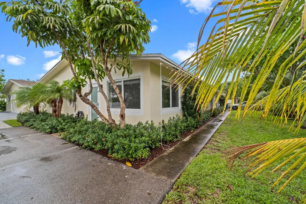 1007 NE 9th Court Pompano Beach FL 33060