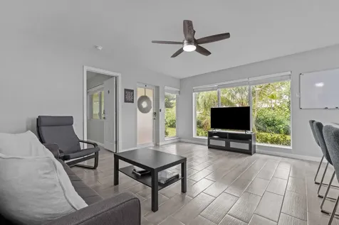1007 NE 9th Court Pompano Beach FL 33060