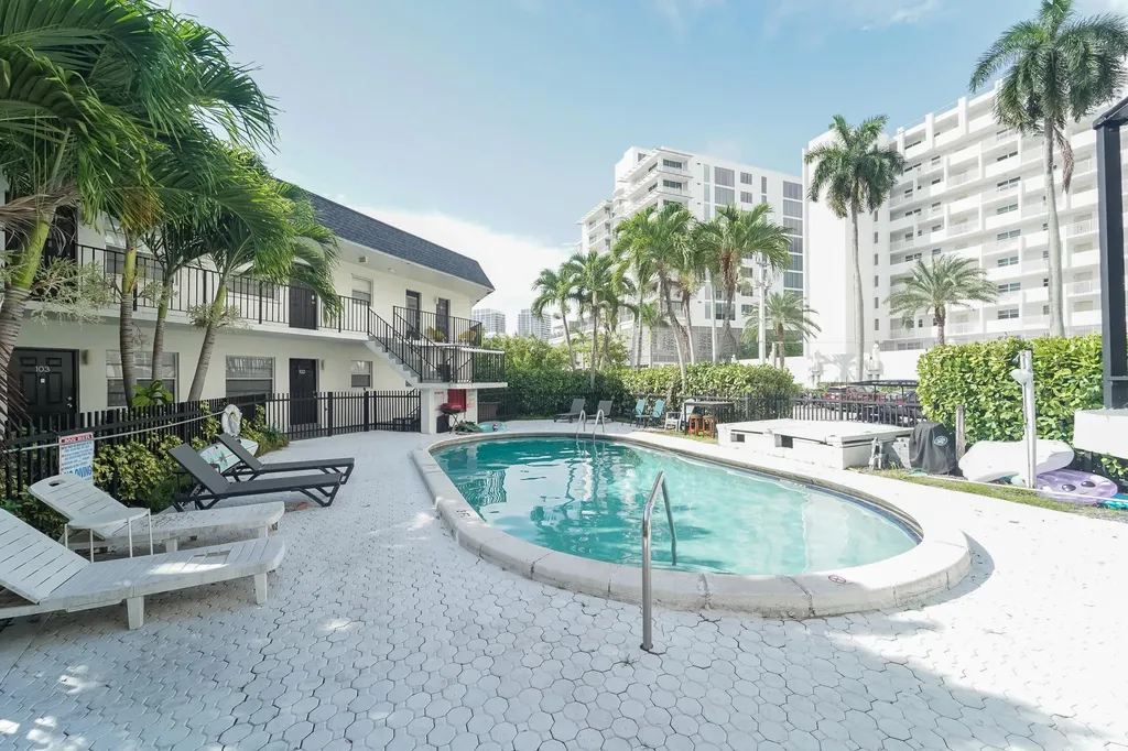 512 Bayshore Drive Fort Lauderdale FL 33304