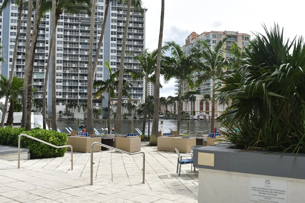 2670 E Sunrise Boulevard Fort Lauderdale FL 33304