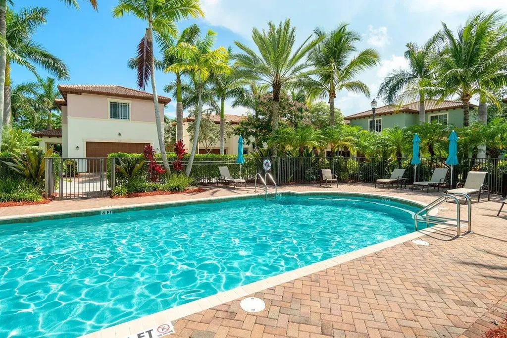 48 NW Hawthorne Place Boca Raton FL 33432
