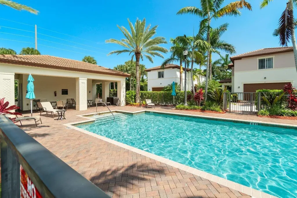 48 NW Hawthorne Place Boca Raton FL 33432