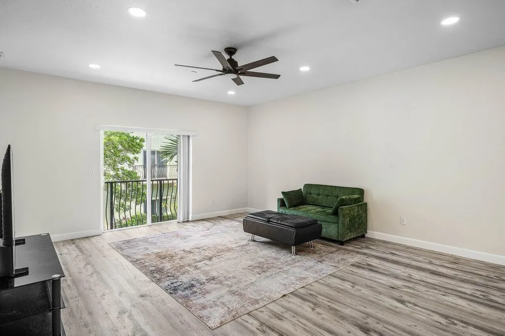 48 NW Hawthorne Place Boca Raton FL 33432