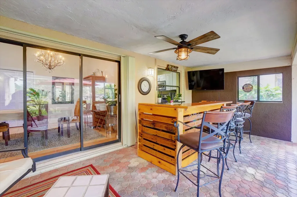 627 Hollows Circle Deerfield Beach FL 33442