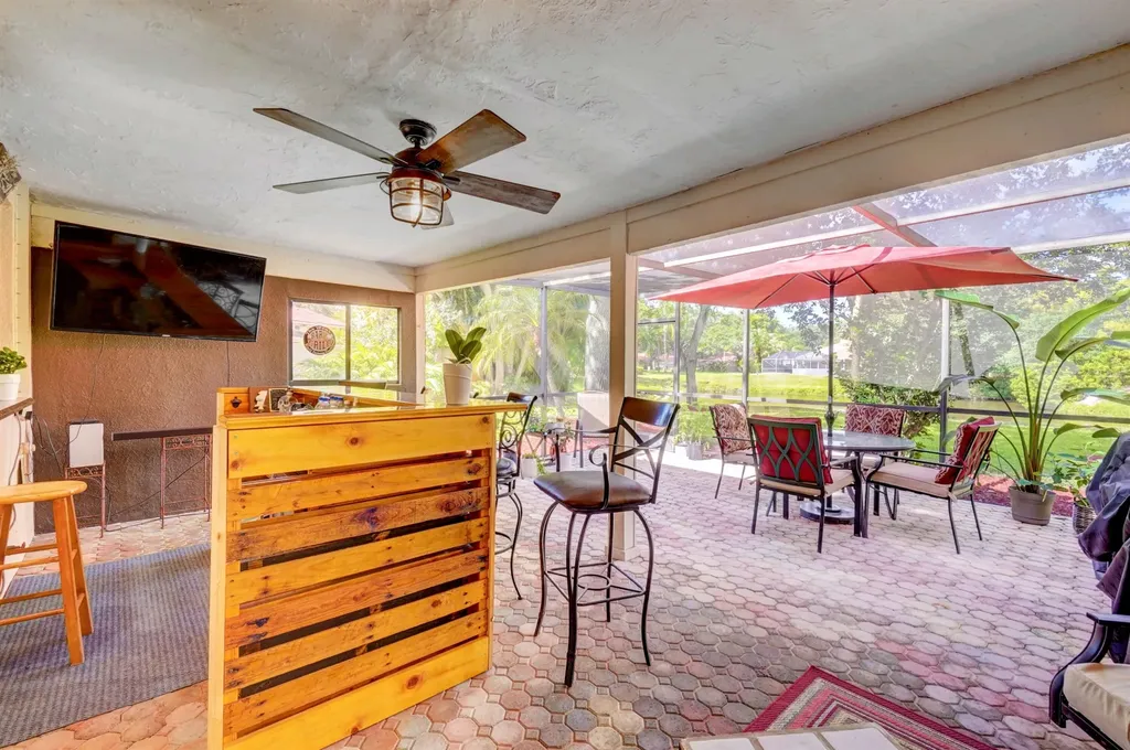 627 Hollows Circle Deerfield Beach FL 33442