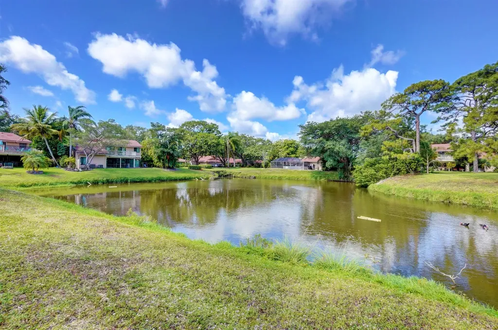 627 Hollows Circle Deerfield Beach FL 33442
