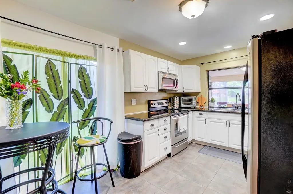 627 Hollows Circle Deerfield Beach FL 33442
