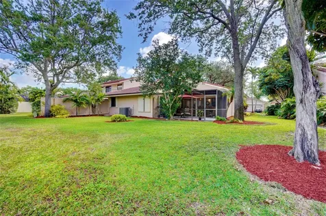 627 Hollows Circle Deerfield Beach FL 33442