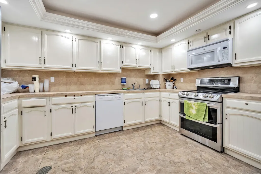 3200 Port Royale Drive N Fort Lauderdale FL 33308