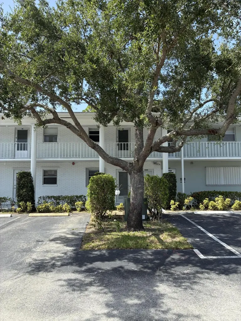 2600 SW 22nd Avenue Delray Beach FL 33445