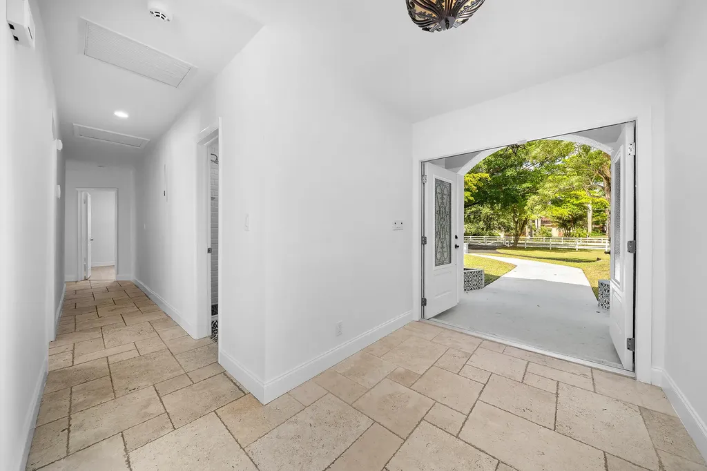 4950 Thoroughbred Lane Southwest Ranches FL 33330