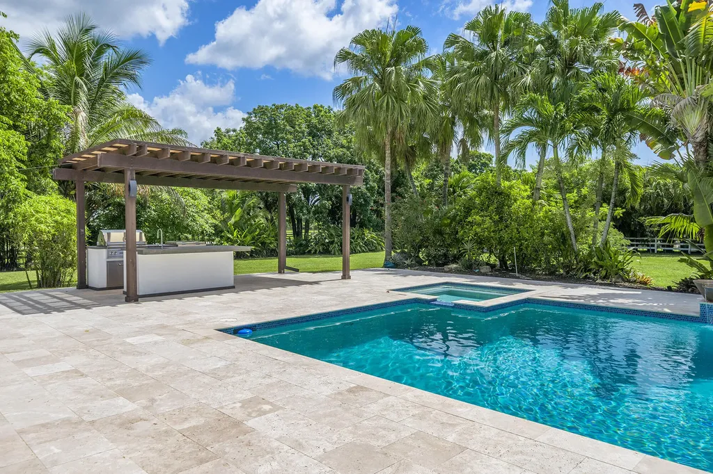 4950 Thoroughbred Lane Southwest Ranches FL 33330