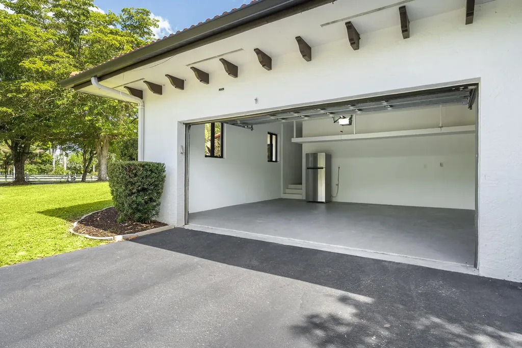 4950 Thoroughbred Lane Southwest Ranches FL 33330