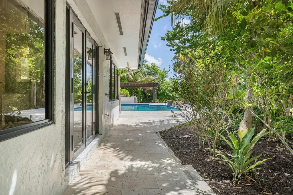 4950 Thoroughbred Lane Southwest Ranches FL 33330
