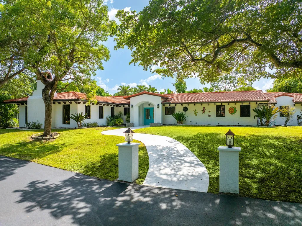 4950 Thoroughbred Lane Southwest Ranches FL 33330