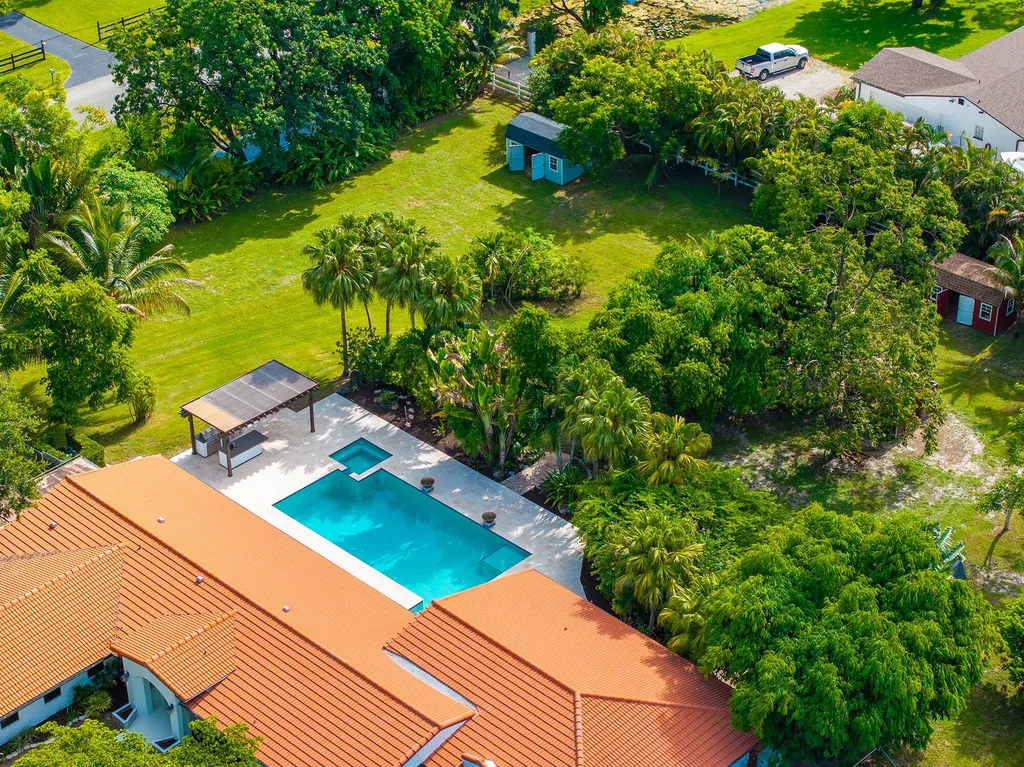 4950 Thoroughbred Lane Southwest Ranches FL 33330