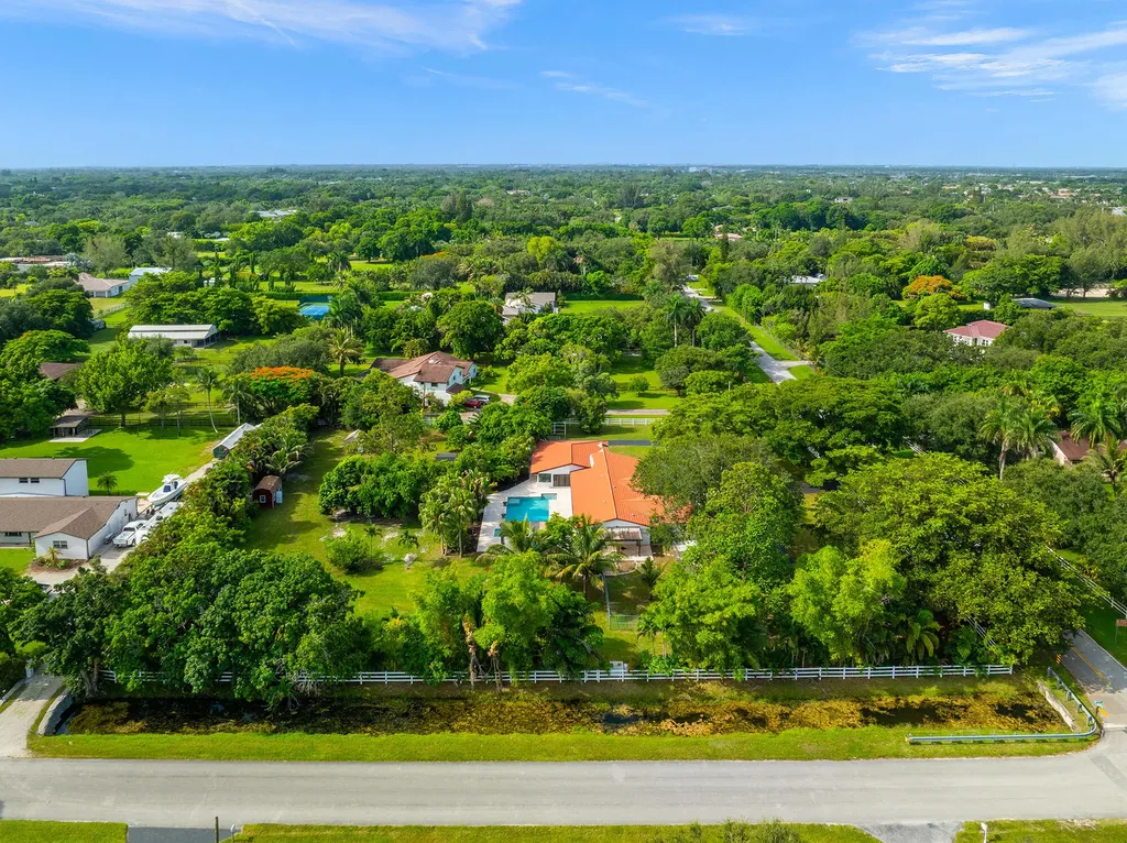4950 Thoroughbred Lane Southwest Ranches FL 33330
