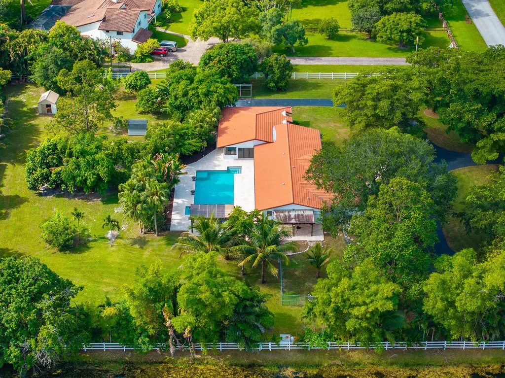 4950 Thoroughbred Lane Southwest Ranches FL 33330